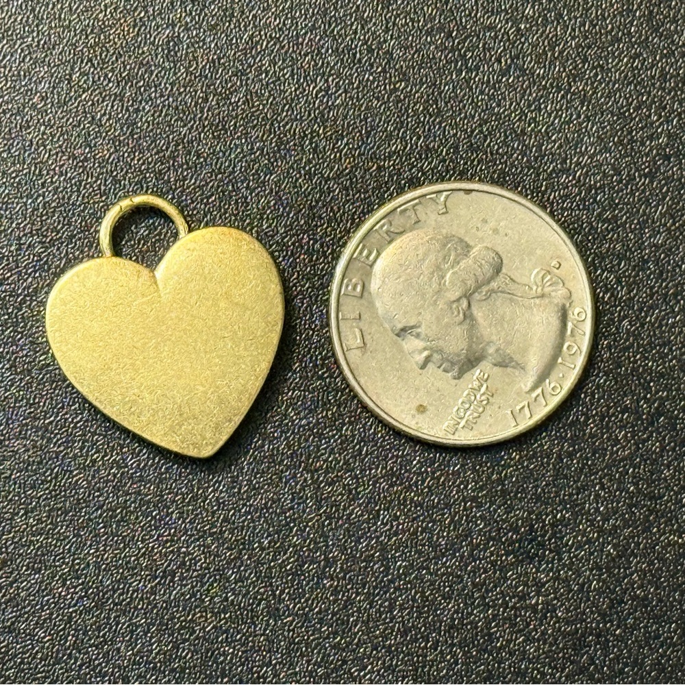 Gucci Gold Heart Pendant - Picture 3 of 3